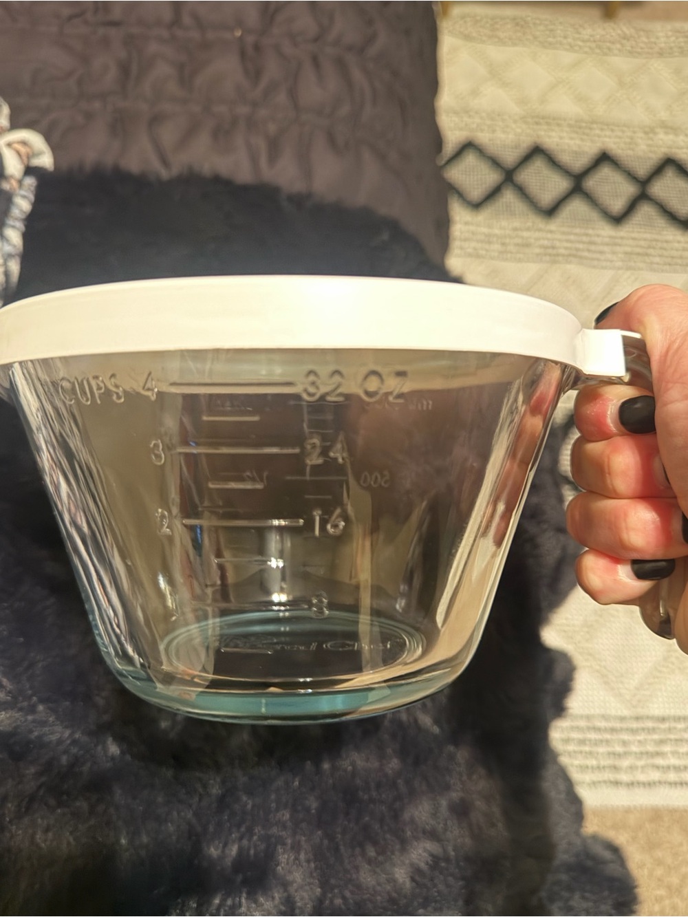 Pampered Chef Clear Glass Measuring Bowl with White Lid 32 oz